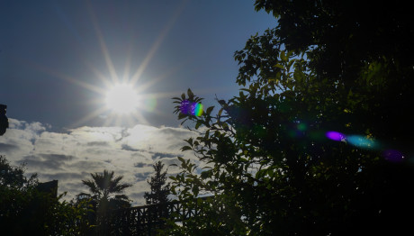 Καιρός: Θερμή Εισβολή Στην Αρχή Της Εβδομάδας - Ψύχος Μετά