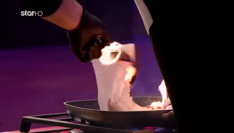 MasterChef 2024: Πήρε Φωτιά Η Λαδόκολλα Παίκτη