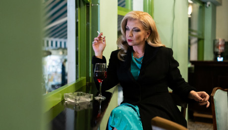 «Γυναίκες Στο Ντιβάνι»: Πρεμιέρα Στο Θέατρο Αλκμήνη