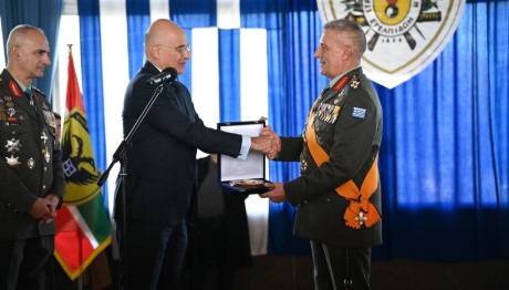 Δένδιας Φλώρος