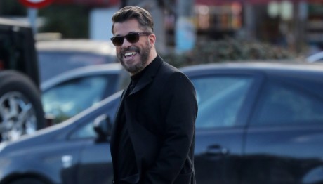 Ο Χάρης Βαρθακούρης για την αλλαγή στην εμφάνιση της συζύγου του