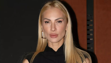 Ερωτευμένη Ξανά Η Διονυσία Κουκίου