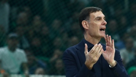 Έξαλλος Ο Μπαρτζώκας Με Δημοσιογράφο