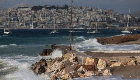 Καιρός: Βοριάδες τοπικά έως 8 μποφόρ - Στα νησιά έως και 18°C  σήμερα
