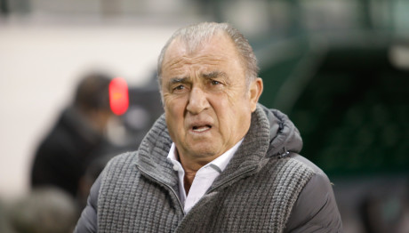 Aυτόν Σκέφτεται Για Φορ  Τερίμ;