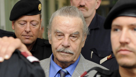 Αυστρία Γιόζεφ Φριτσλ: Βίαζε Την Κόρη Του Επί 24 Χρόνια