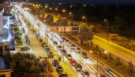 οδήγηση οχήματα βράδυ