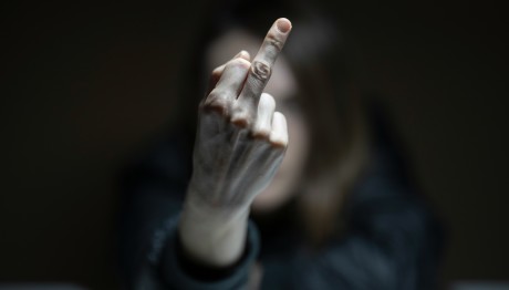 «Μεσαίο δάχτυλο»