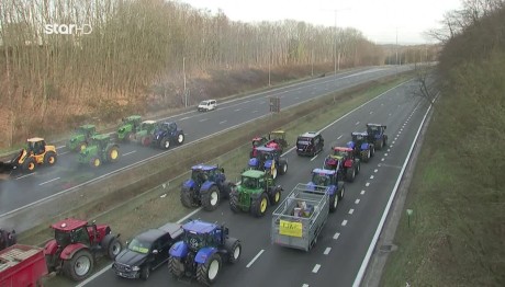 Παρίσι: Κλιμακώνονται Οι Κινητοποιήσεις Των Αγροτών