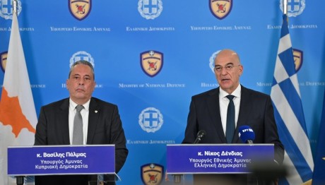 Δένδιας με ΥΠΑΜ Κύπρου