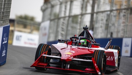 Η Nissan Formula E Team κατακτά μια θέση στο βάθρο στο Diriyah E-Prix