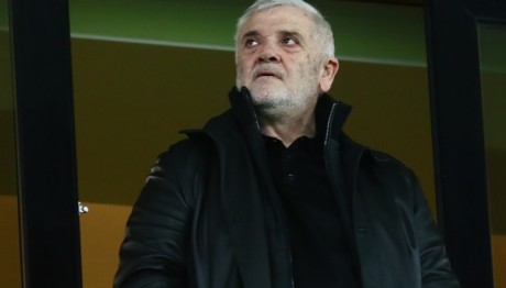 O Mελισσανίδης Τινάζει Τη Μπάνκα