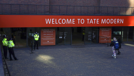 Βρετανία: Νεκρός άνδρας μετά από πτώση από την Γκαλερί Τέχνης, Τέιτ