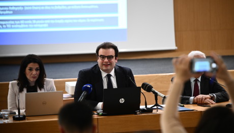 Πιερρακάκης: Μέσω πανελλαδικών η εισαγωγή στα μη κρατικά πανεπιστήμια