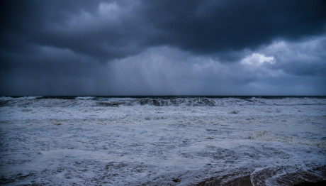 Σκύρος: Ακυβέρνητο Πλέει Φορτηγό Πλοίο Με 12 Μέλη Πλήρωμα