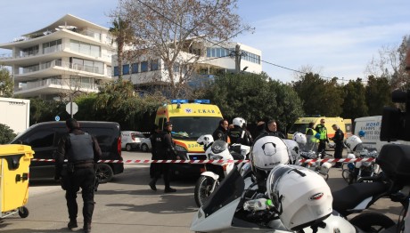 Γλυφάδα: Επιχείρηση ΕΚΑΜ Για Τη Σύλληψη Του Δράστη