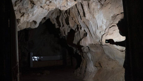 Κόρινθος: Οικογένεια Ζούσε Σε Λαγούμι Υπό Άθλιες Συνθήκες