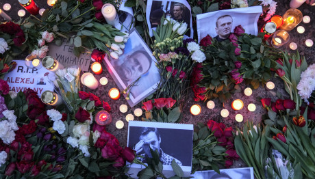 Θάνατος Ναβάλνι: Η Δύση «δείχνει» Πούτιν και ζητά να λογοδοτήσει η Μόσχα