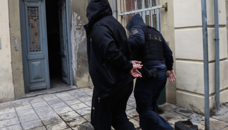 Γυναικοκτονία Κρήτη: «Τον βλέπαμε που γυρνούσε στο σπίτι μεθυσμένος»