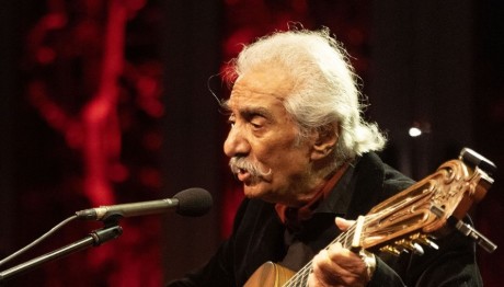 Θέατρο: Ο Κώστας Χατζής Στο Παλλάς