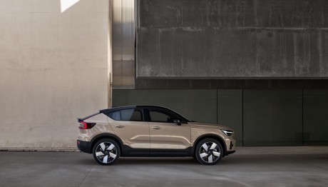 Η Volvo αλλάζει ονομασίες στα ηλεκτρικά της μοντέλα