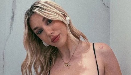 Γαρυφαλλιά Καληφώνη: Με τις κούκλες αδερφές της στα μπουζούκια