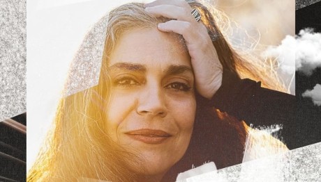 Θέατρο: Η Σαββίνα Γιαννάτου Στο Άλσος