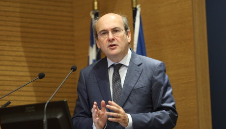 Κωστής Χατζηδάκης: Χειρουργείο Για Τον Υπουργό Οικονομικών