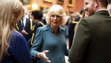 Μ. Βρετανία: Εξουθενωμένη η Καμίλα, φεύγει διακοπές στο εξωτερικό