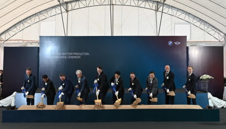 Το BMW Group εγκαινιάζει την κατασκευή εργοστασίου συναρμολόγησης μπαταριών