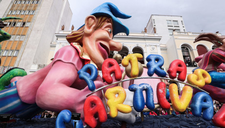 Μηνιγγίτιδα: Το Καρναβάλι Τρομάζει Τον ΕΟΔΥ