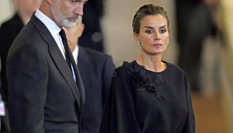 Βασίλισσα Λετίθια: Εξαφανίστηκε Ο Φερομένος Εραστής Της