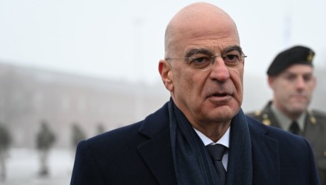 Δένδιας: Ανακοίνωσε Την Εθελοντική Στράτευση Των Γυναικών