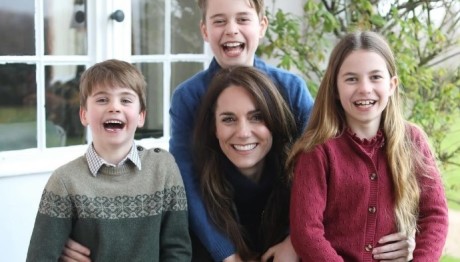 Συγγνώμη Από Την Κέιτ Μίντλετον Για Τη Φωτογραφία