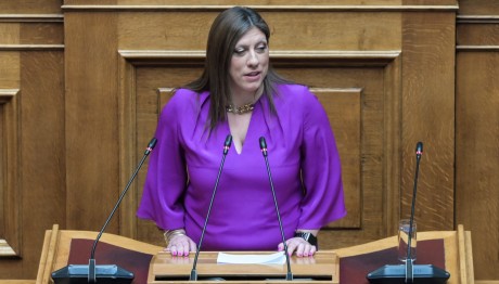 Εξεταστική για Τέμπη: Μπήκε η Κωνσταντοπούλου και διακόπηκε η συνεδρίαση!