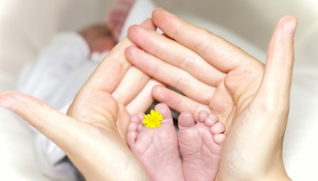 Kρυοσυντήρηση ωαρίων: Ποιες γυναίκες αφορά, πότε & πώς γίνεται η διαδικασία