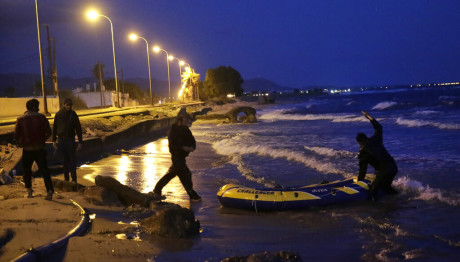 μετανάστες βάρκα