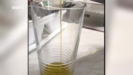 Τους Πούλησαν Ηλιέλαιο Με Χρωστικές Για Ελαιόλαδο!