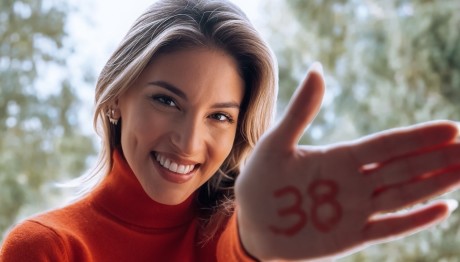 Αθηνά Οικονομάκου