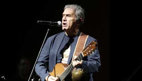 Γιώργος Νταλάρας