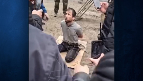 Μόσχα: Βίντεο Με Την Ανάκριση Ενός Συλληφθέντα