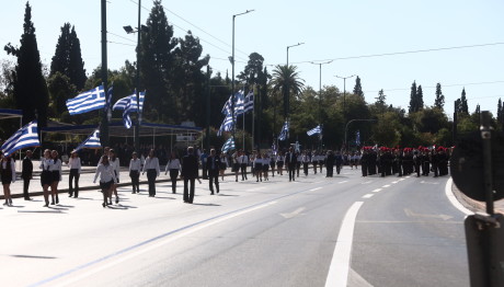 Παρέλαση 25η Μαρτίου: Κλειστοί Δρόμοι Και Σταθμοί Του Μετρό