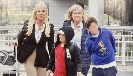 Φαίη Σκορδά: Τριήμερο στο Ντουμπάι με τους γιους και τη μαμά της