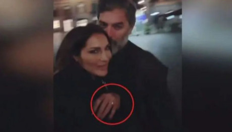 Δέσποινα Βανδή: «Μυστήριο» Με Το Δαχτυλίδι Στο Χέρι Της