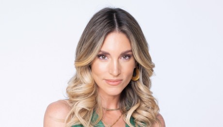 Αθηνά Οικονομάκου