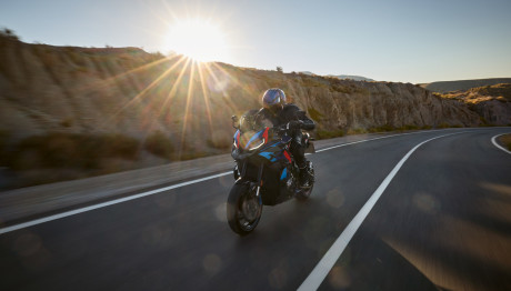 Η BMW πρωταγωνιστεί στην έκθεση μοτοσυκλέτας 2024