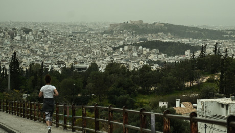 Αφρικανική σκόνη: Μάσκα στις μετακινήσεις και άθληση σε εσωτερικούς χώρους