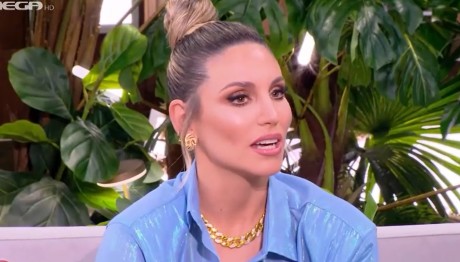 Αθηνά Οικονομάκου