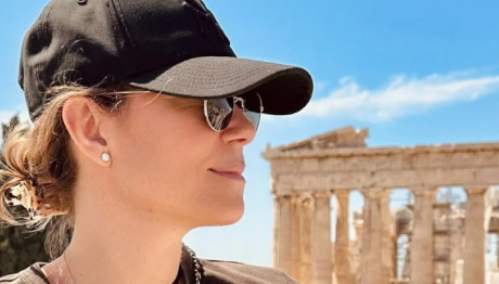 Βίκυ Καγιά: Στην Ακρόπολη Με Τα Παιδιά Της