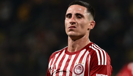 Ποντένσε: Βόλτα Με Τη Σύζυγο Και Την Κόρη Τους